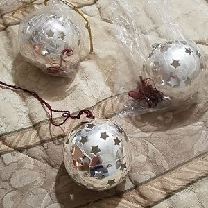 Set of 3 ornaments